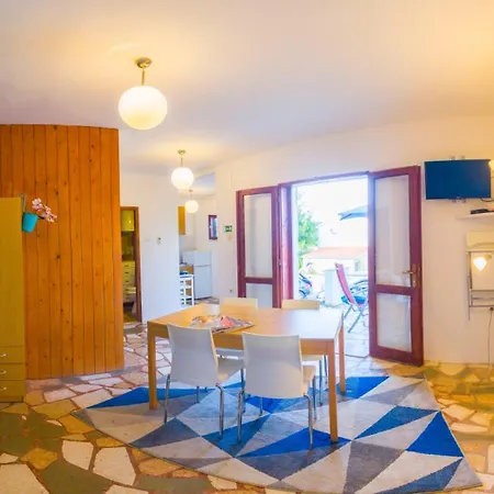 Viscovery House * Rukavac (Vis)