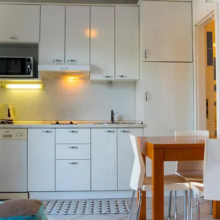 Viscovery House * Rukavac (Vis)