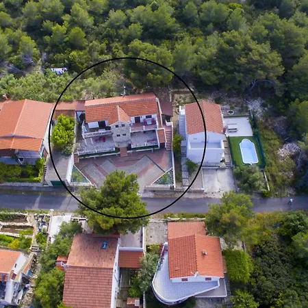 Viscovery House * Rukavac (Vis)